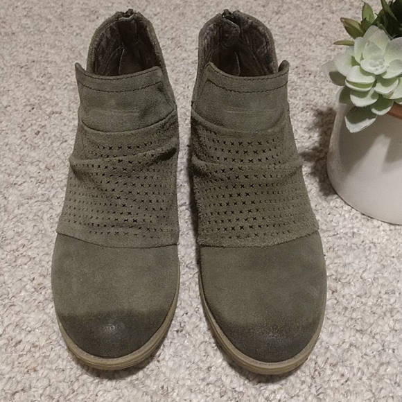 Earth Origins Suede Laser Cut Booties - Picture 2 of 7